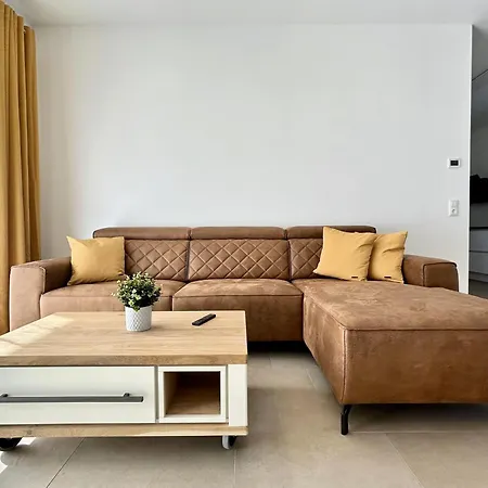 Sea-view W03 Apartment *