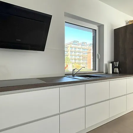 Seaview W03 Apartment